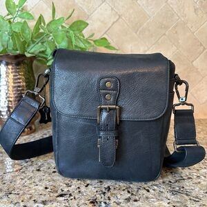 MegaGear Torres Mini MG1328 Genuine Leather Camera Messenger Bag